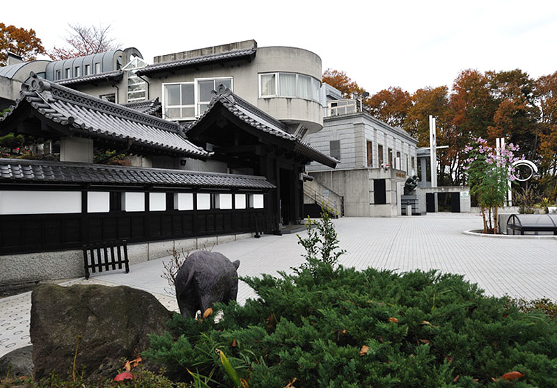 西山美術館